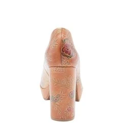 SPRING FOOTWEAR CORP L`ARTISTE JULIANNA PUMPS - Camel -Aetrex Online lartiste julianna pumps camel womens footwear spring footwear corp 127188