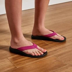 OluKai Ohana - Orchid Flower Black -Aetrex Online ohana orchid flower black womens sandals olukai 527239