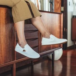 OluKai Pehuea - Bright White 6 OluKai Pehuea - Bright White -Aetrex Online pehuea bright white womens closed toe olukai 468738