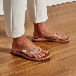 OluKai Womens Kapehe Luana - Bubbly 6 OluKai Womens Kapehe Luana - Bubbly -Aetrex Online womens kapehe luana bubbly womens sandals olukai 921074